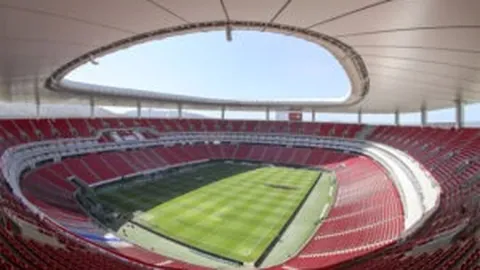 穆勒德甲客场大胜柏林联，进球效率惊人，格雷罗迈向200场里程碑