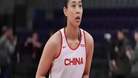 荣耀3电竞版，半岛体育平台，售价新高，性能出色